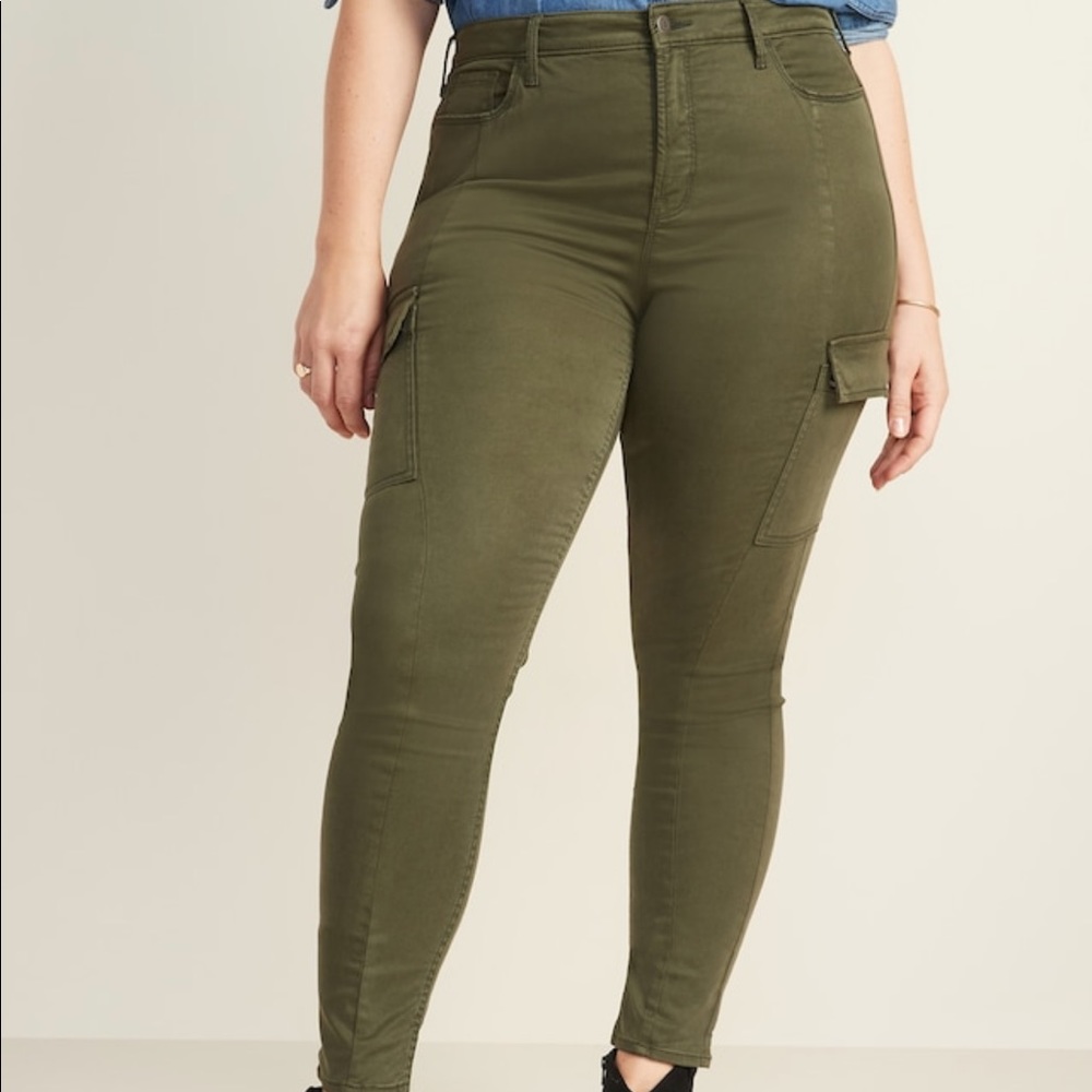 Old Navy High-Waisted Skinny Cargo Pants